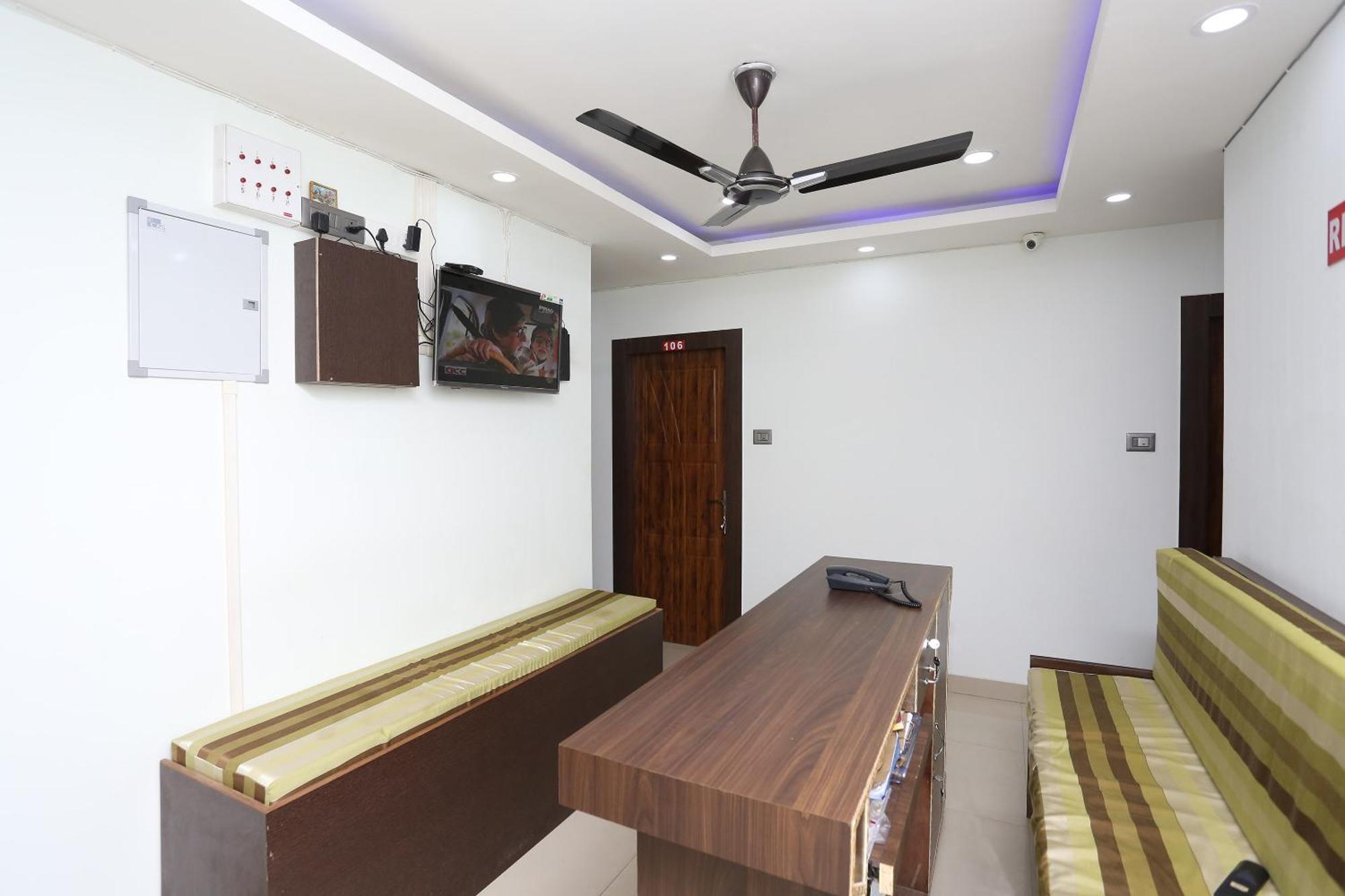 Hotel O Aashray Guest House Guwahati Exteriör bild